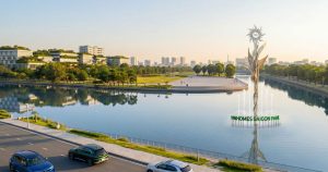 Không gian mặt nước và biểu tượng Vinhomes Saigon Park Hóc Môn nhìn từ trên cao