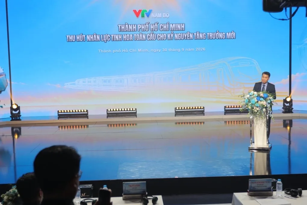 Ông Quách Ngọc Tuấn phát biểu tại tọa đàm thu hút nhân lực toàn cầu cho TPHCM